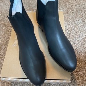 NIB black soludos marfa Chelsea boot size 9